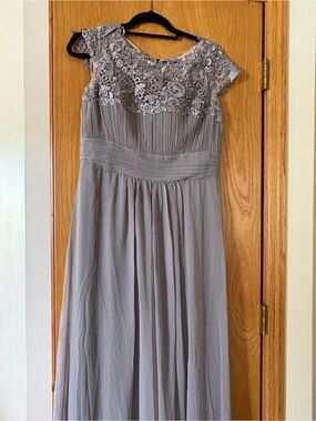 Ever Pretty Lace Bodice Chiffon Maxi Dress in Light Gray